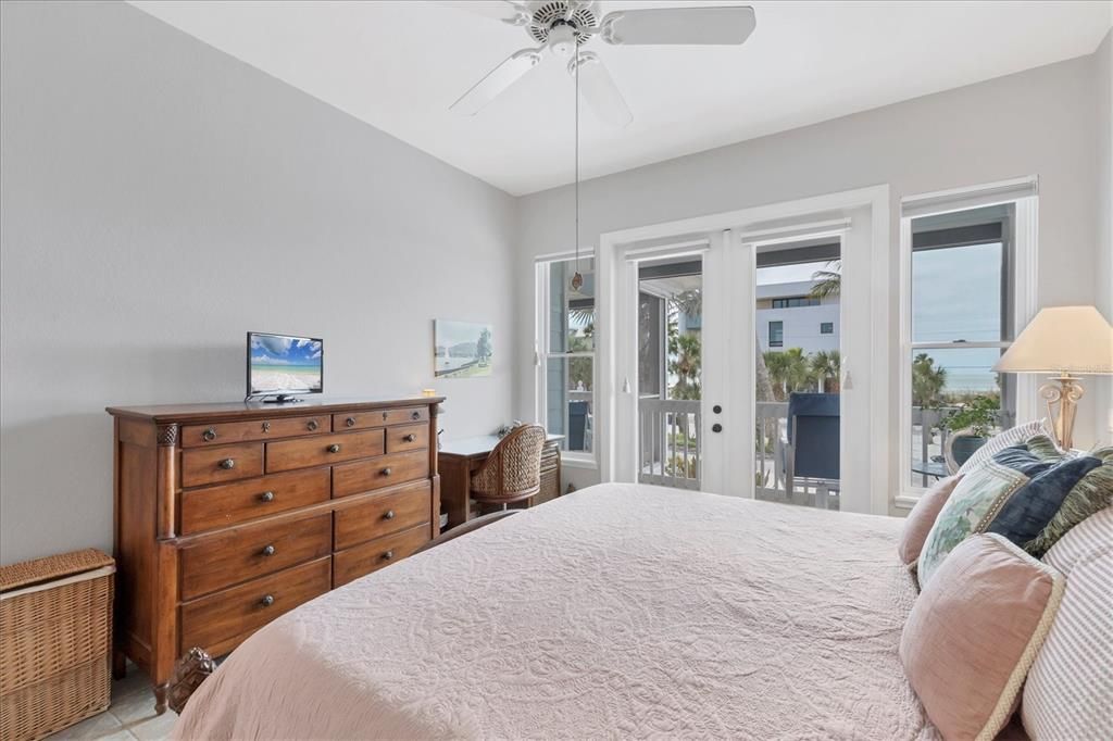 For Sale: $1,395,000 (3 beds, 3 baths, 1772 Square Feet)