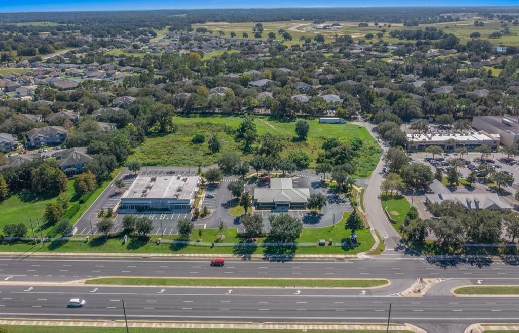 待售: $3,750,000 (5.21 acres)