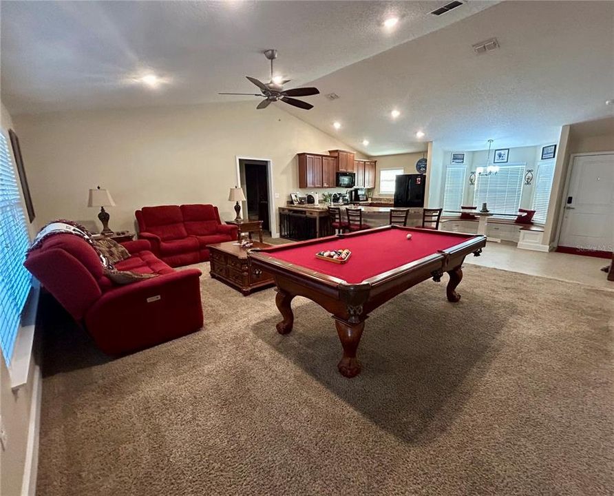 待售: $349,900 (3 贝兹, 2 浴室, 1584 平方英尺)