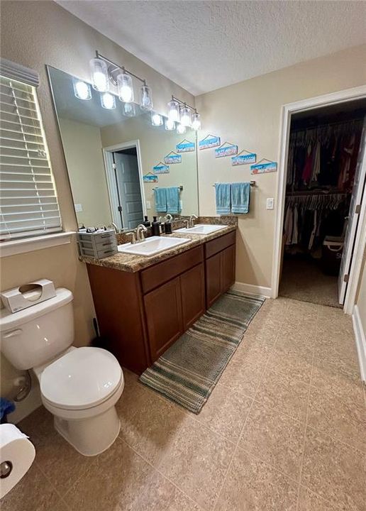 待售: $349,900 (3 贝兹, 2 浴室, 1584 平方英尺)