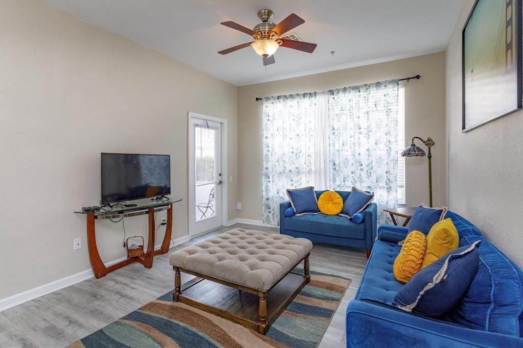 For Sale: $234,900 (2 beds, 2 baths, 1022 Square Feet)