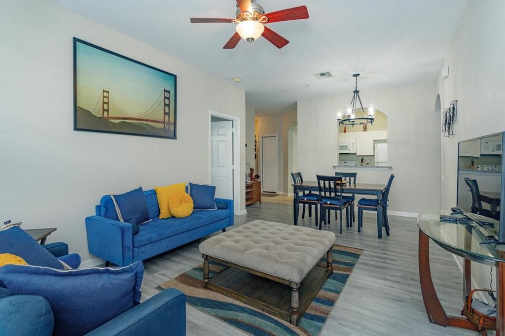 For Sale: $234,900 (2 beds, 2 baths, 1022 Square Feet)