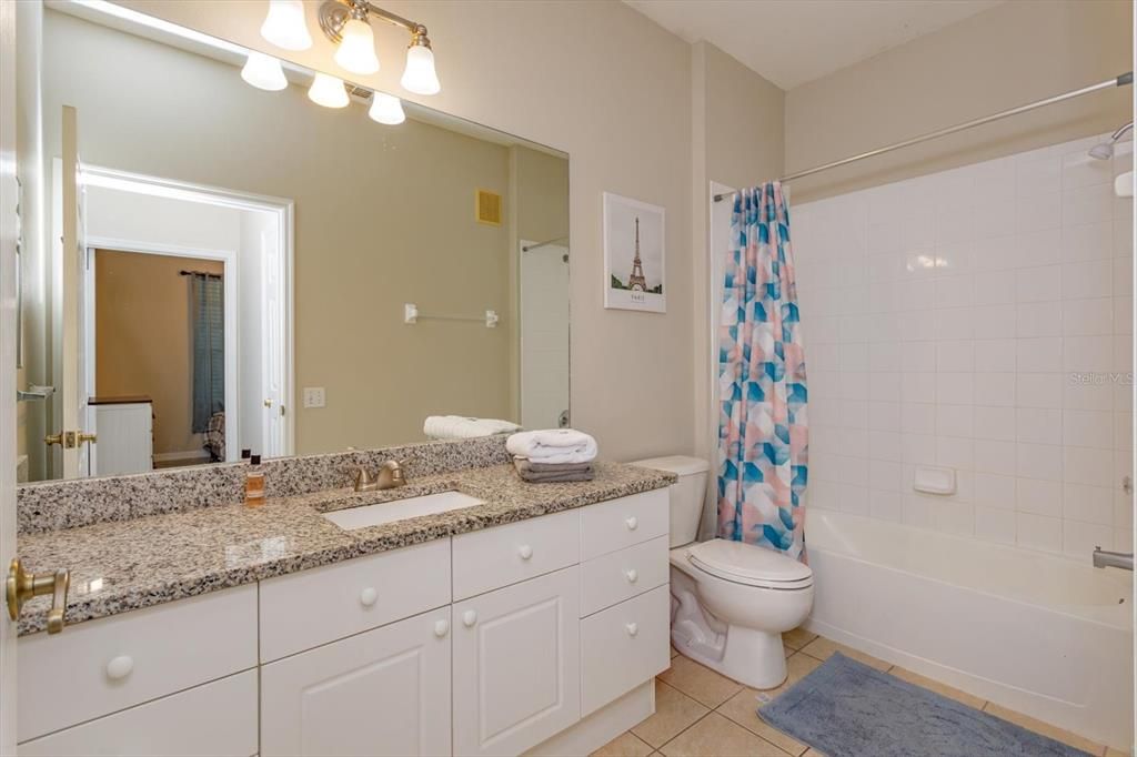 For Sale: $234,900 (2 beds, 2 baths, 1022 Square Feet)