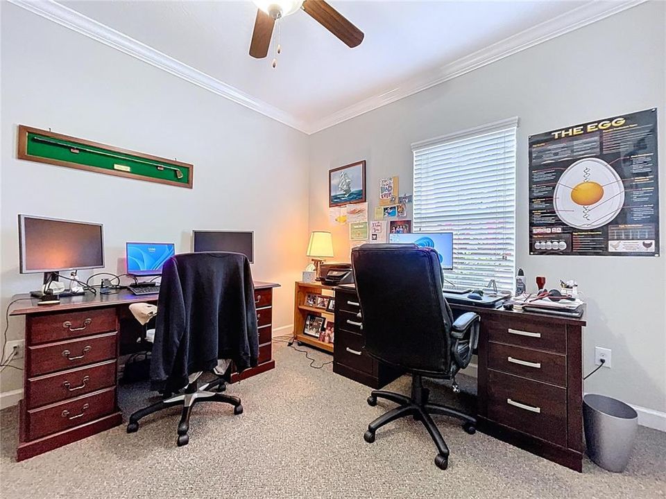 Activo con contrato: $455,000 (4 camas, 3 baños, 2061 Pies cuadrados)