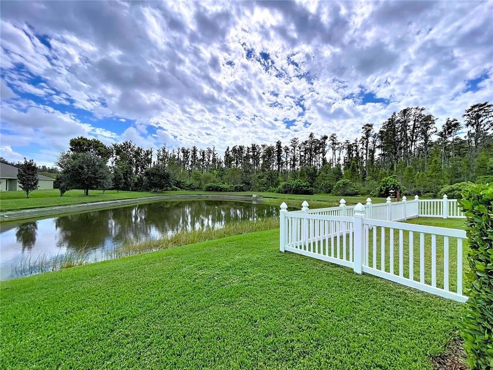 Activo con contrato: $455,000 (4 camas, 3 baños, 2061 Pies cuadrados)