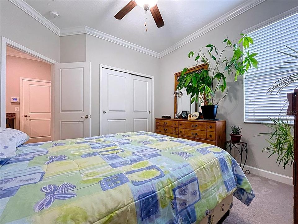 Activo con contrato: $455,000 (4 camas, 3 baños, 2061 Pies cuadrados)