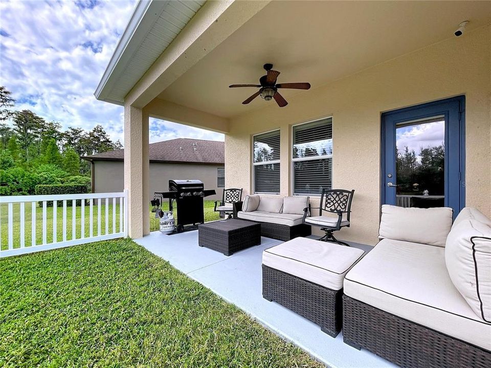 Activo con contrato: $455,000 (4 camas, 3 baños, 2061 Pies cuadrados)