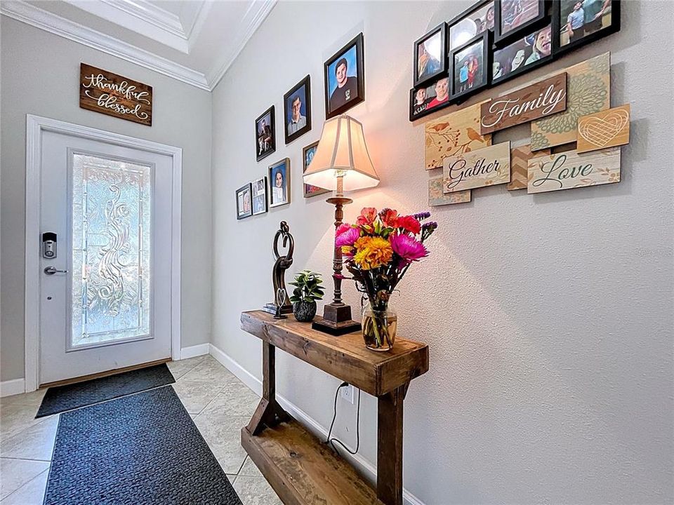 Activo con contrato: $455,000 (4 camas, 3 baños, 2061 Pies cuadrados)