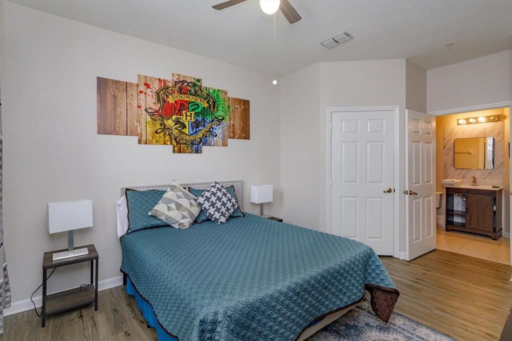 For Sale: $224,900 (2 beds, 2 baths, 1022 Square Feet)