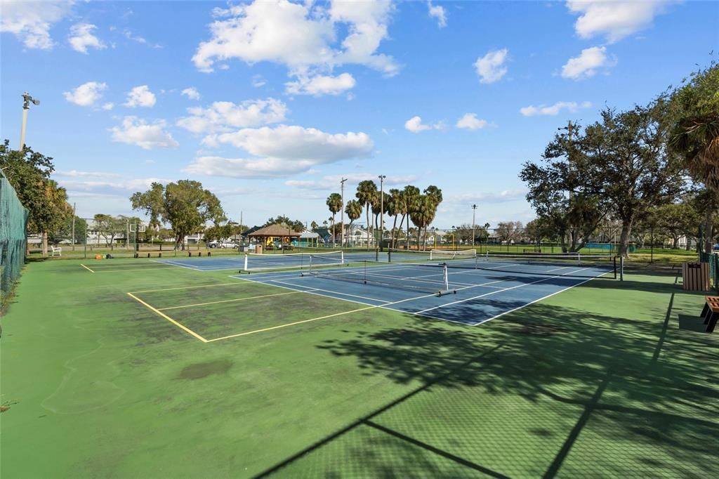 For Sale: $469,000 (2 beds, 2 baths, 1110 Square Feet)