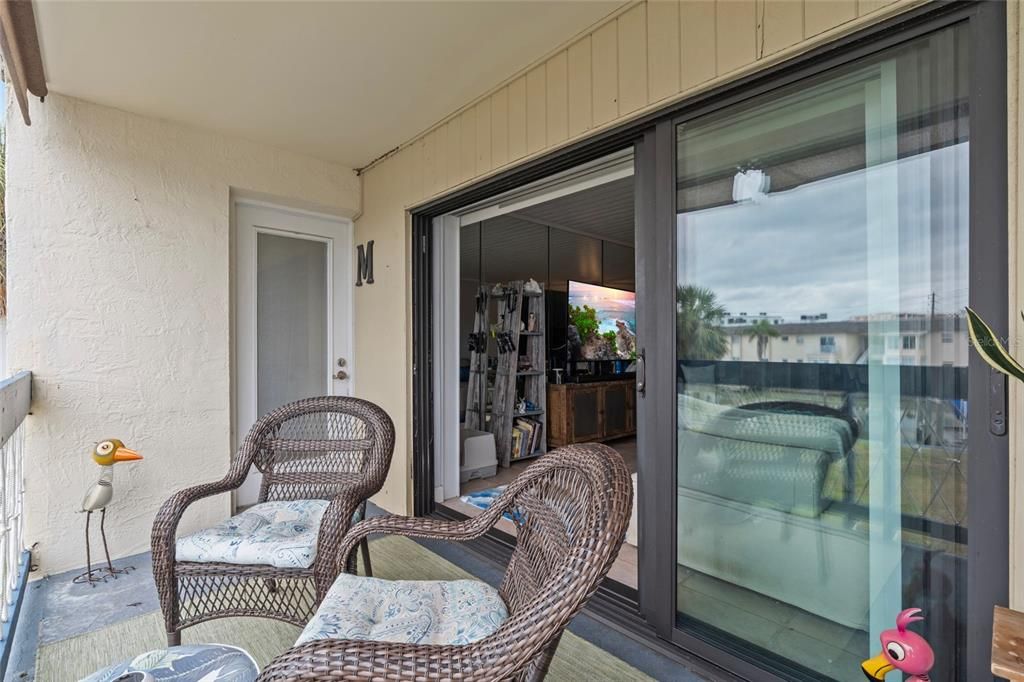 For Sale: $469,000 (2 beds, 2 baths, 1110 Square Feet)