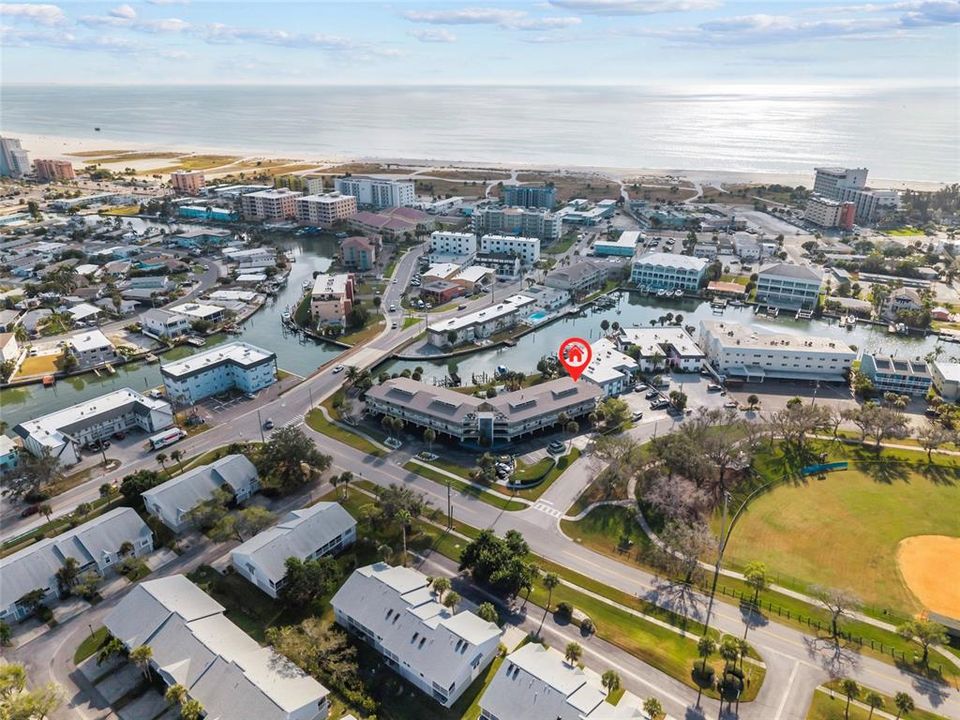 For Sale: $469,000 (2 beds, 2 baths, 1110 Square Feet)