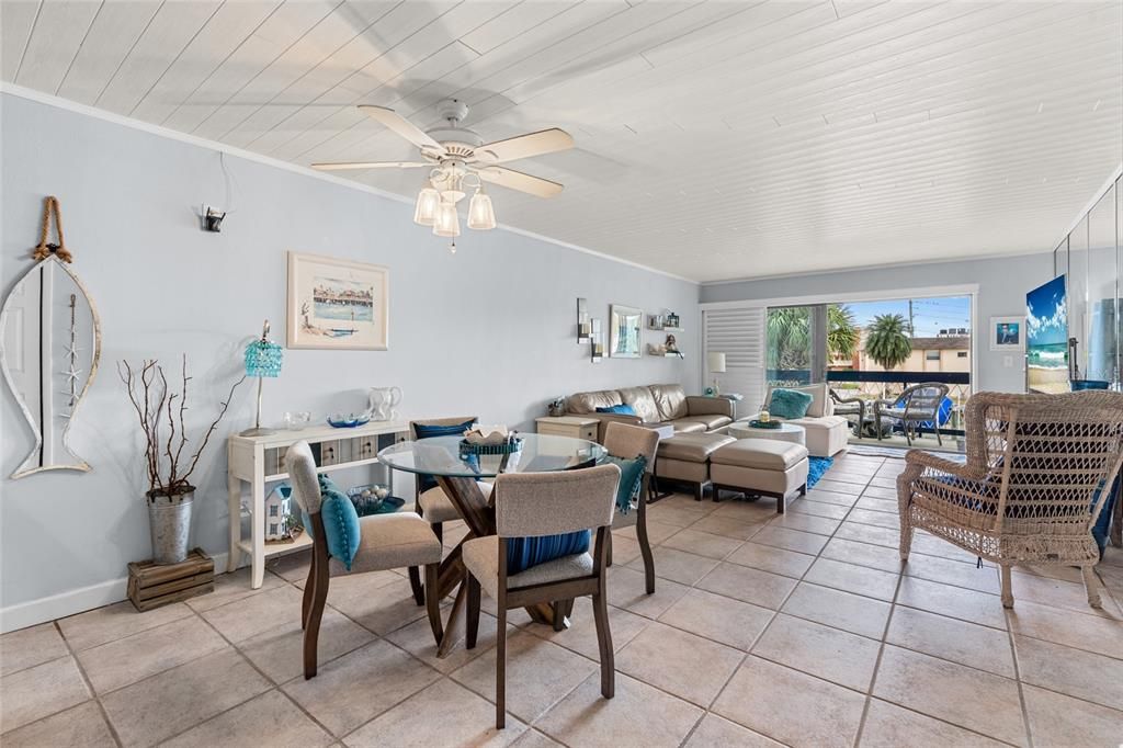 For Sale: $469,000 (2 beds, 2 baths, 1110 Square Feet)