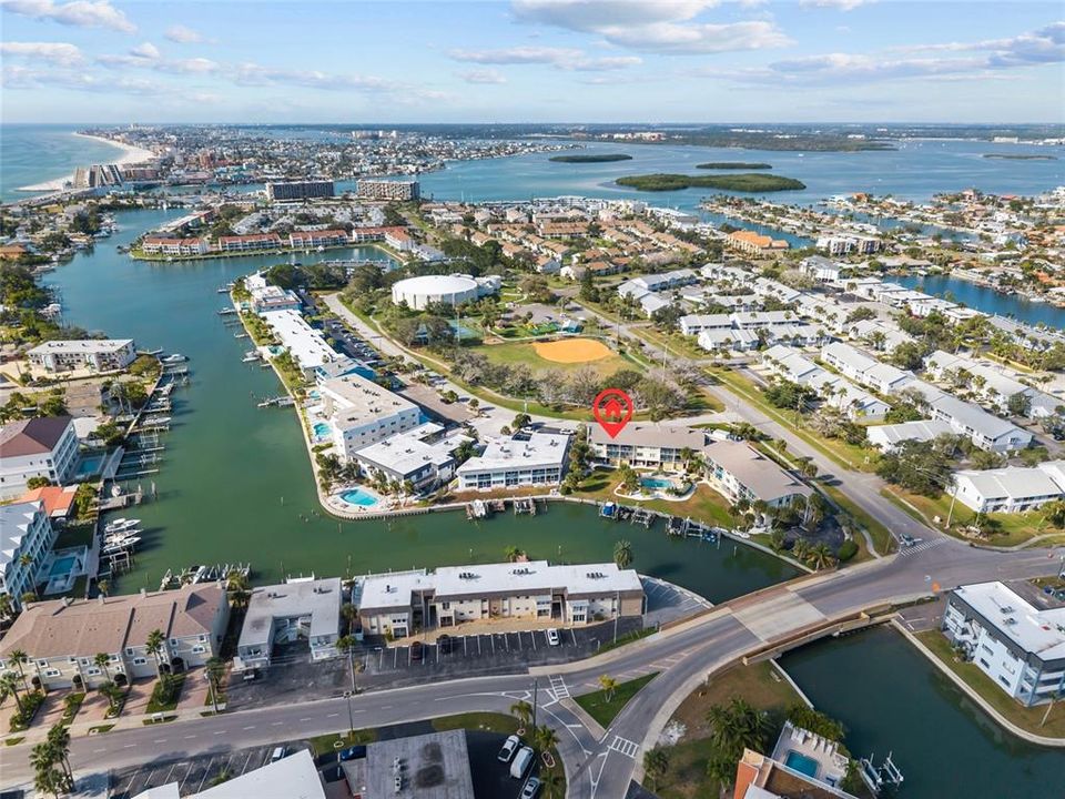 For Sale: $469,000 (2 beds, 2 baths, 1110 Square Feet)