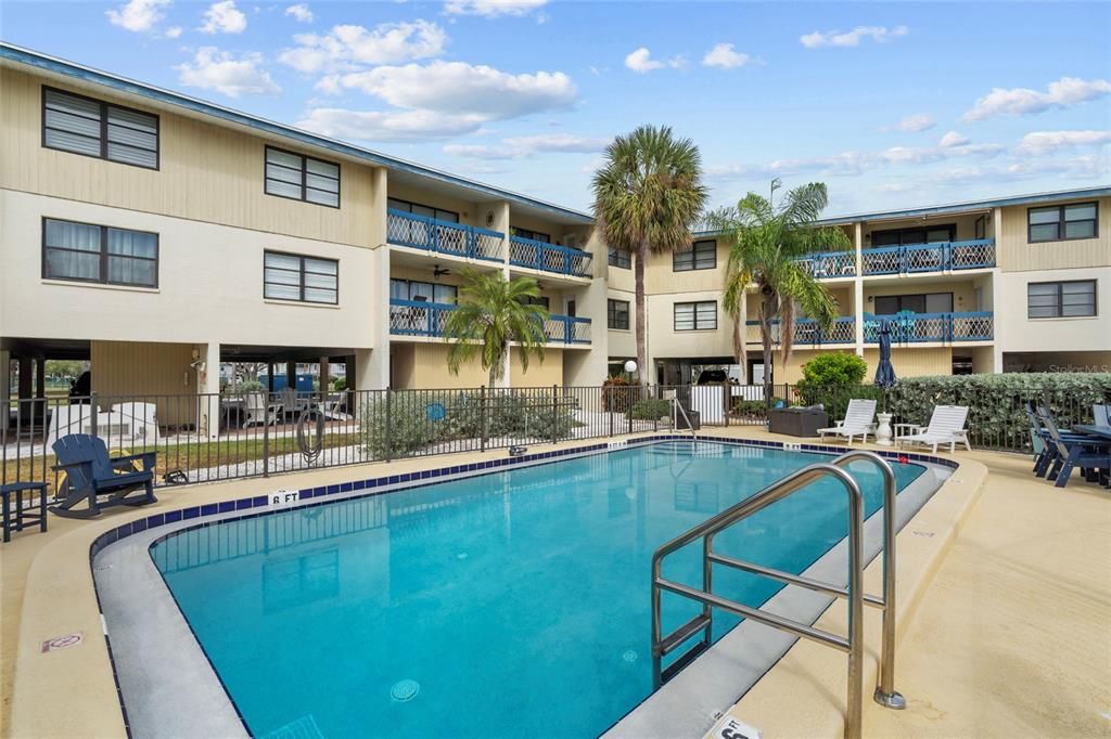 For Sale: $469,000 (2 beds, 2 baths, 1110 Square Feet)