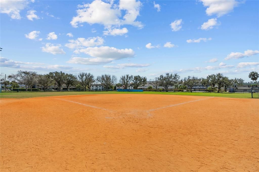 For Sale: $469,000 (2 beds, 2 baths, 1110 Square Feet)