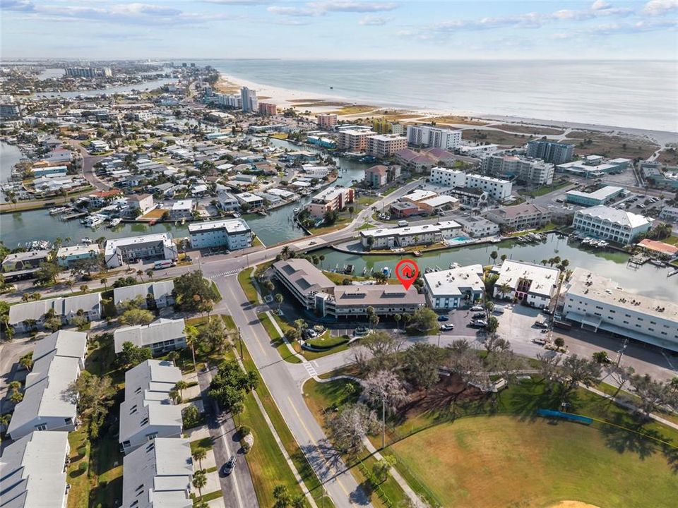 For Sale: $469,000 (2 beds, 2 baths, 1110 Square Feet)