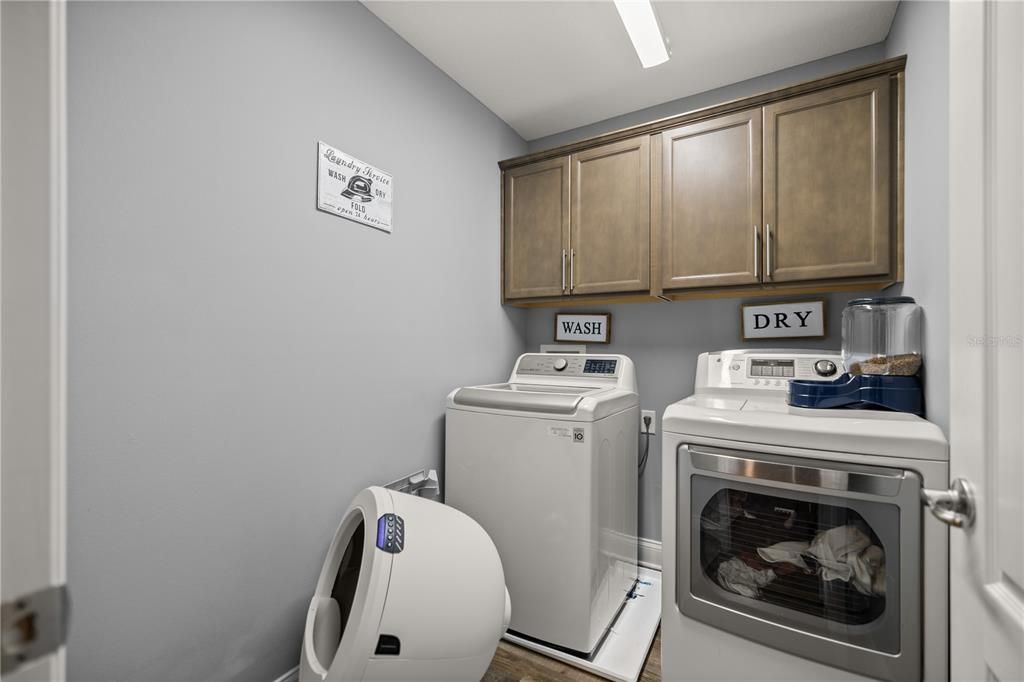 For Sale: $305,000 (3 beds, 2 baths, 1626 Square Feet)