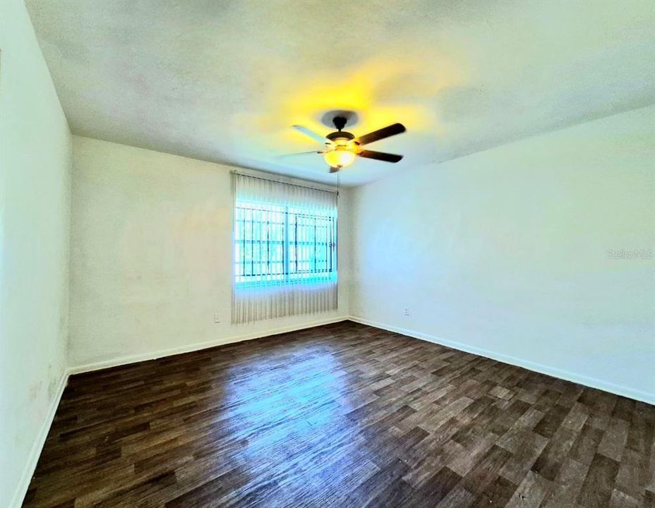 For Rent: $1,650 (3 beds, 1 baths, 1207 Square Feet)