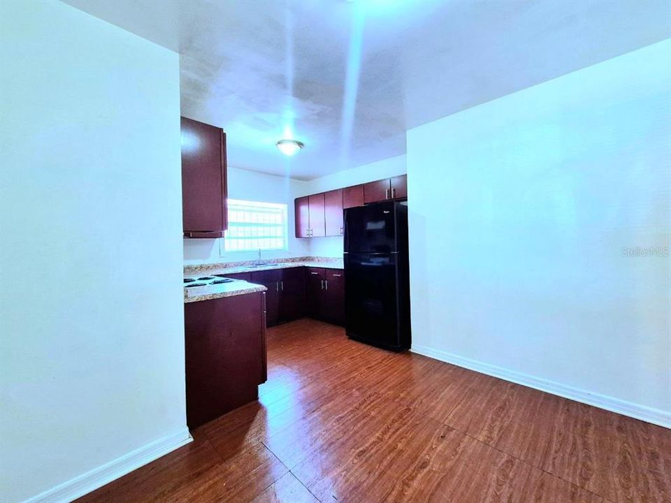For Rent: $1,650 (3 beds, 1 baths, 1207 Square Feet)