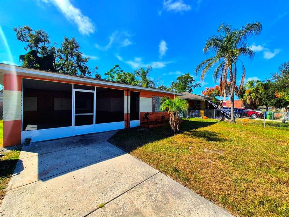 For Rent: $1,650 (3 beds, 1 baths, 1207 Square Feet)