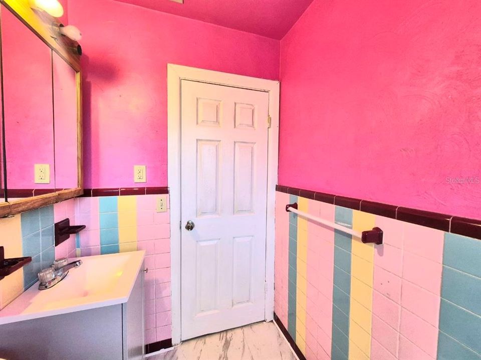 For Rent: $1,650 (3 beds, 1 baths, 1207 Square Feet)