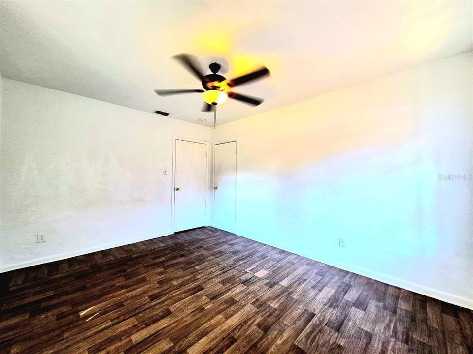 For Rent: $1,650 (3 beds, 1 baths, 1207 Square Feet)