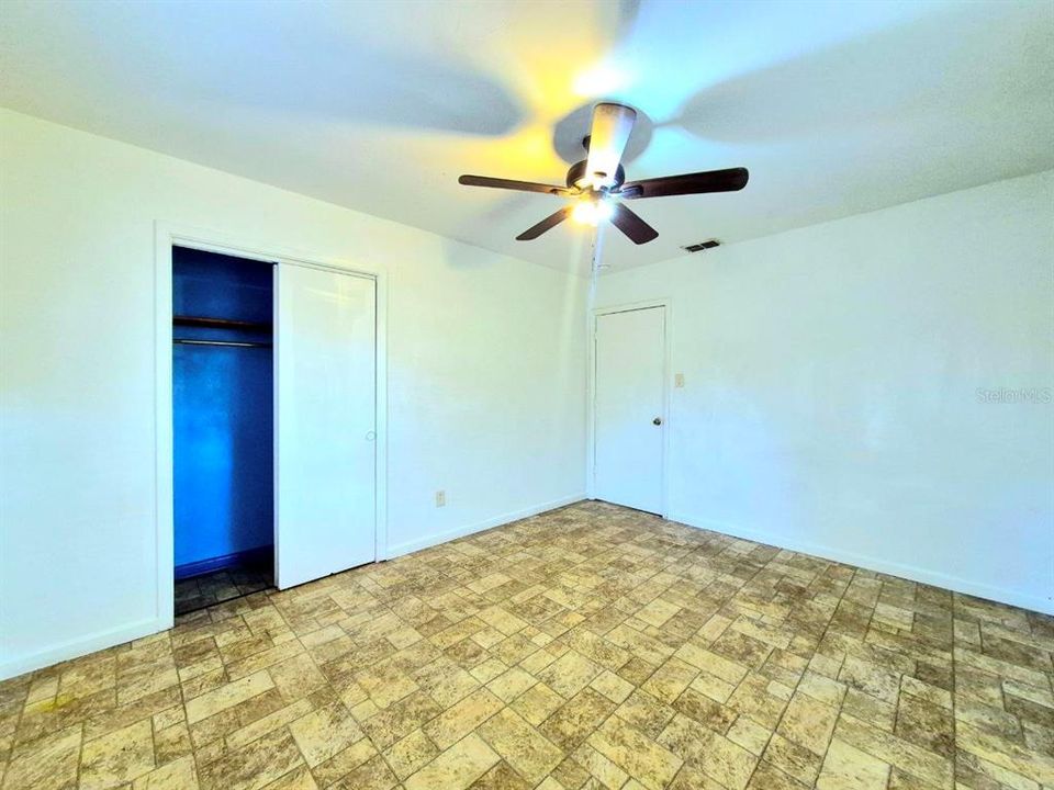 For Rent: $1,650 (3 beds, 1 baths, 1207 Square Feet)