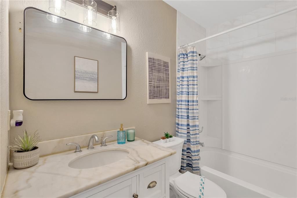 Active With Contract: $399,900 (3 beds, 2 baths, 1260 Square Feet)