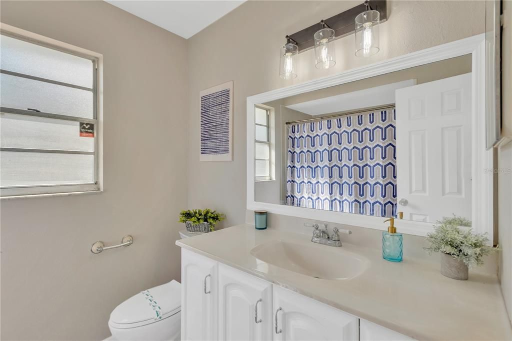 Active With Contract: $399,900 (3 beds, 2 baths, 1260 Square Feet)