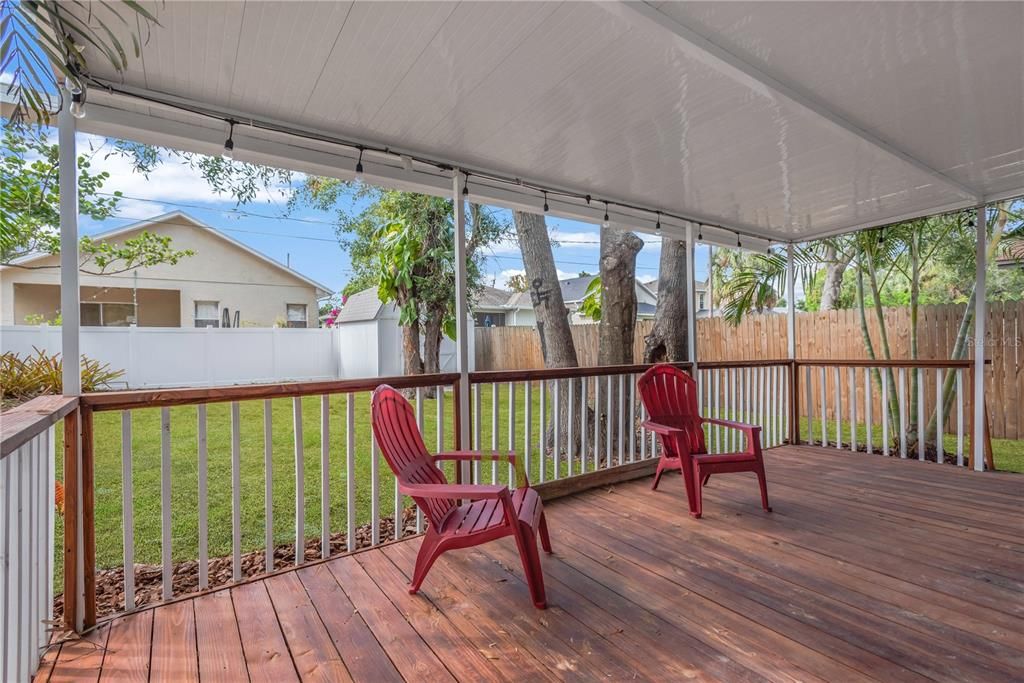 Active With Contract: $399,900 (3 beds, 2 baths, 1260 Square Feet)