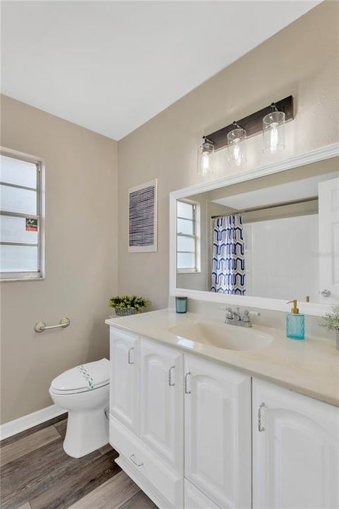 Active With Contract: $399,900 (3 beds, 2 baths, 1260 Square Feet)