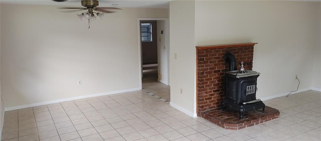 En Renta: $1,400 (3 camas, 2 baños, 1590 Pies cuadrados)