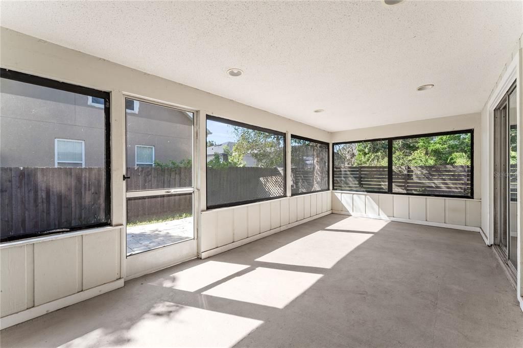 Active With Contract: $2,300 (3 beds, 2 baths, 1234 Square Feet)