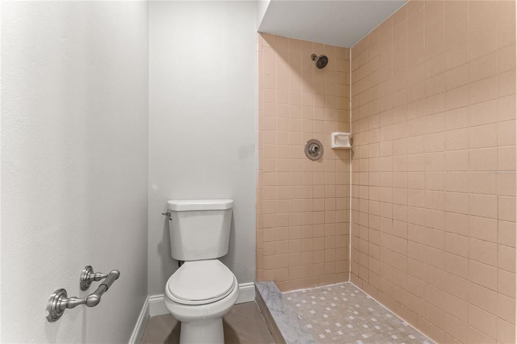 Active With Contract: $2,300 (3 beds, 2 baths, 1234 Square Feet)