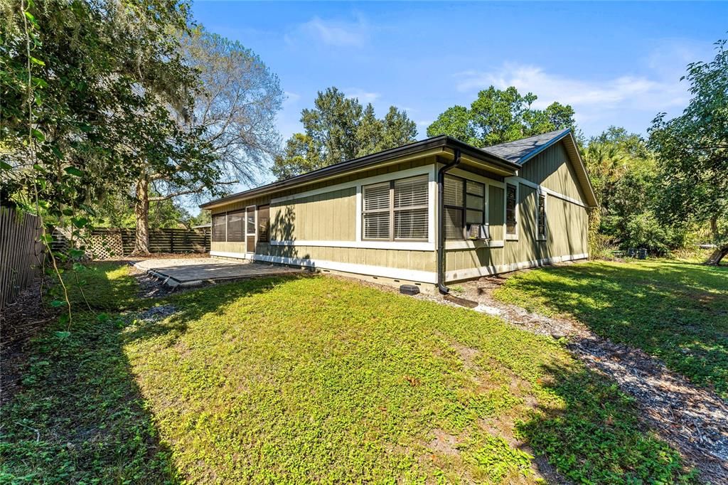 Active With Contract: $2,300 (3 beds, 2 baths, 1234 Square Feet)