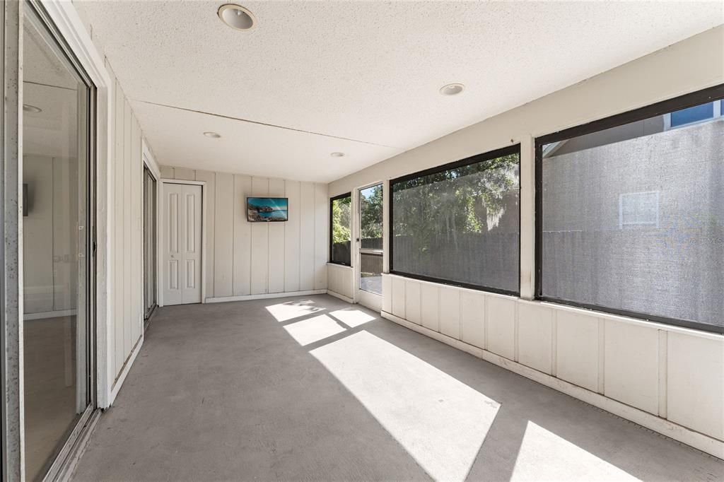 Active With Contract: $2,300 (3 beds, 2 baths, 1234 Square Feet)