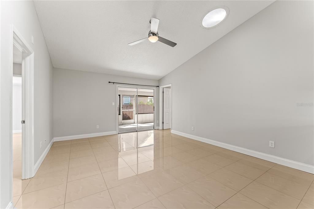 Active With Contract: $2,300 (3 beds, 2 baths, 1234 Square Feet)