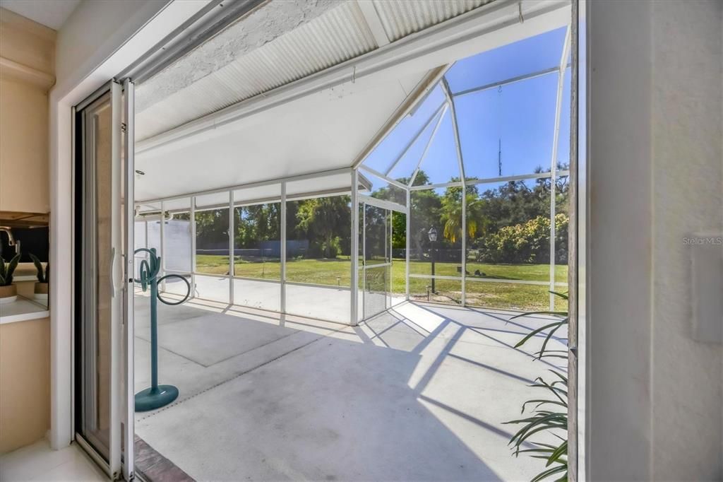 Activo con contrato: $350,000 (2 camas, 2 baños, 1545 Pies cuadrados)