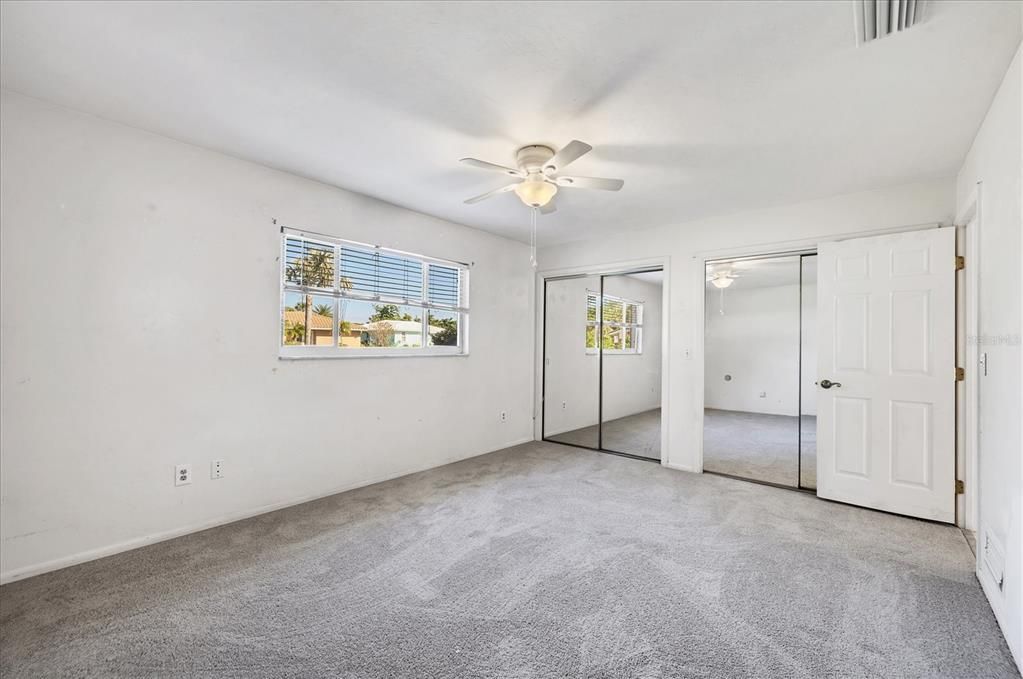 Activo con contrato: $350,000 (2 camas, 2 baños, 1545 Pies cuadrados)