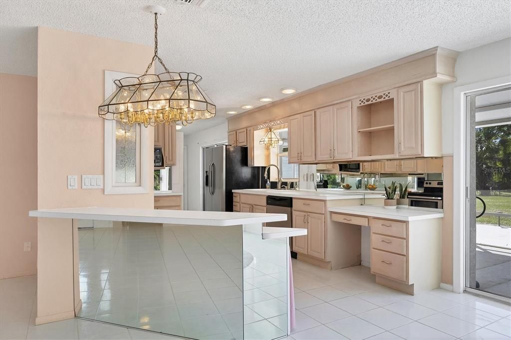 Activo con contrato: $350,000 (2 camas, 2 baños, 1545 Pies cuadrados)