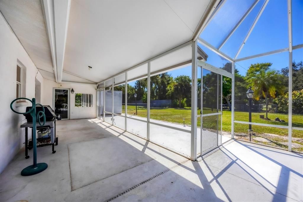 Activo con contrato: $350,000 (2 camas, 2 baños, 1545 Pies cuadrados)