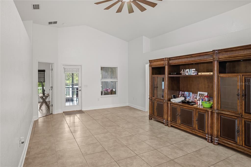 For Sale: $389,000 (3 beds, 2 baths, 2217 Square Feet)