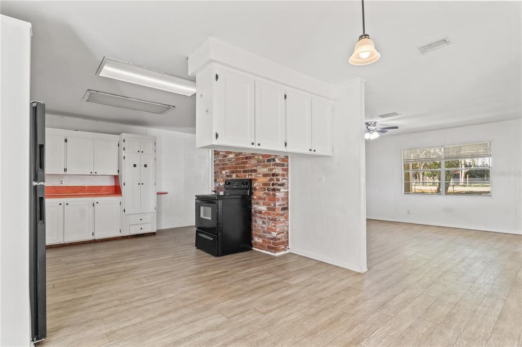 En Venta: $285,000 (3 camas, 2 baños, 1440 Pies cuadrados)