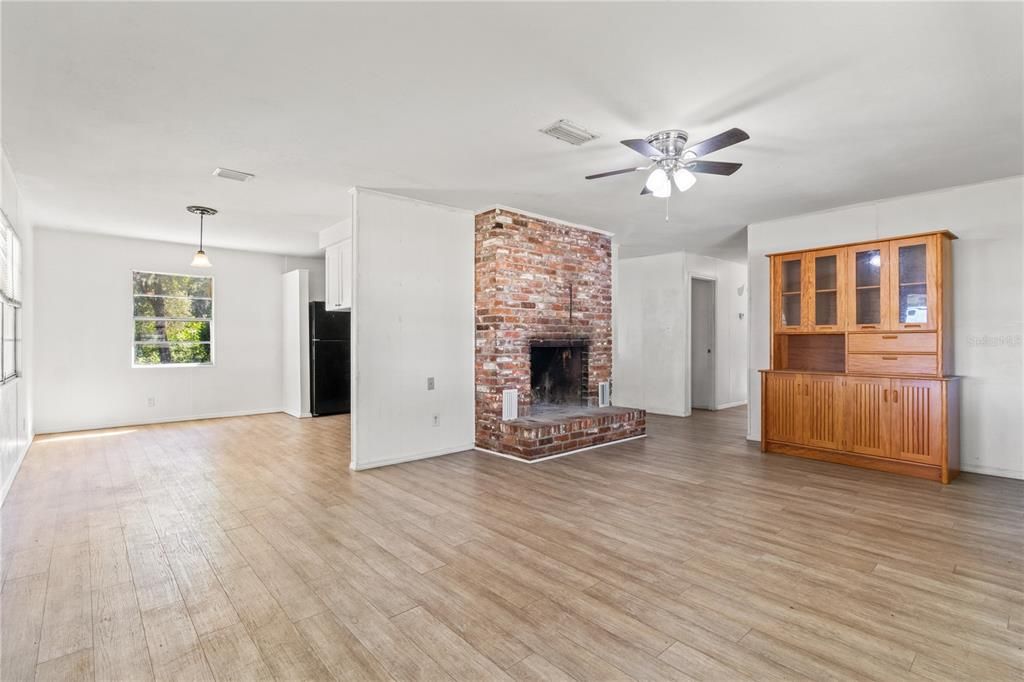 En Venta: $285,000 (3 camas, 2 baños, 1440 Pies cuadrados)