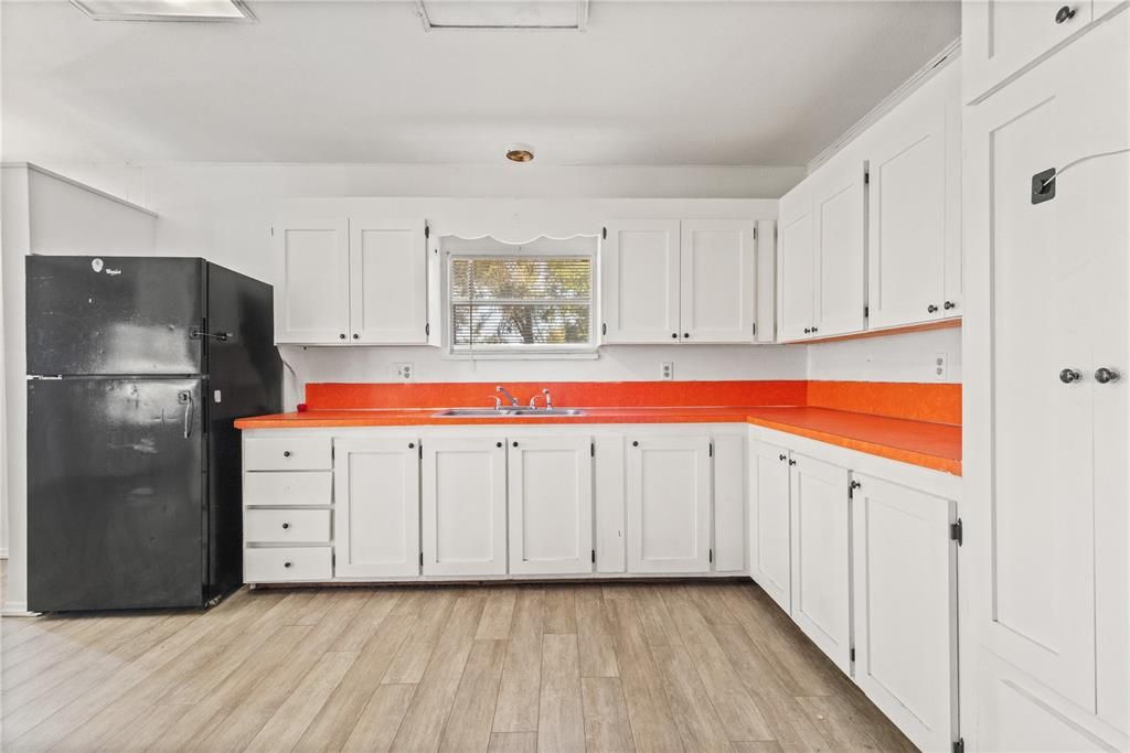 En Venta: $285,000 (3 camas, 2 baños, 1440 Pies cuadrados)