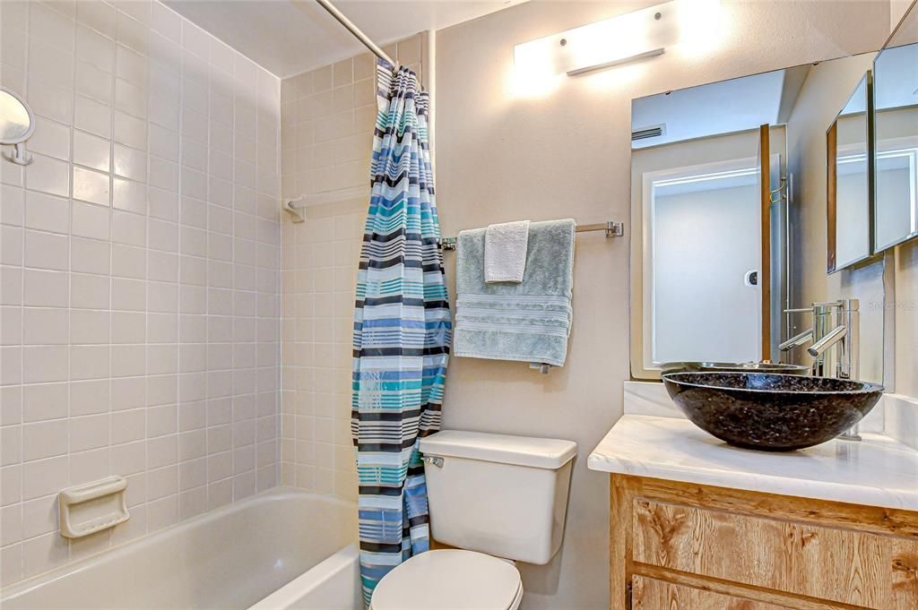 For Sale: $425,000 (4 beds, 2 baths, 2556 Square Feet)