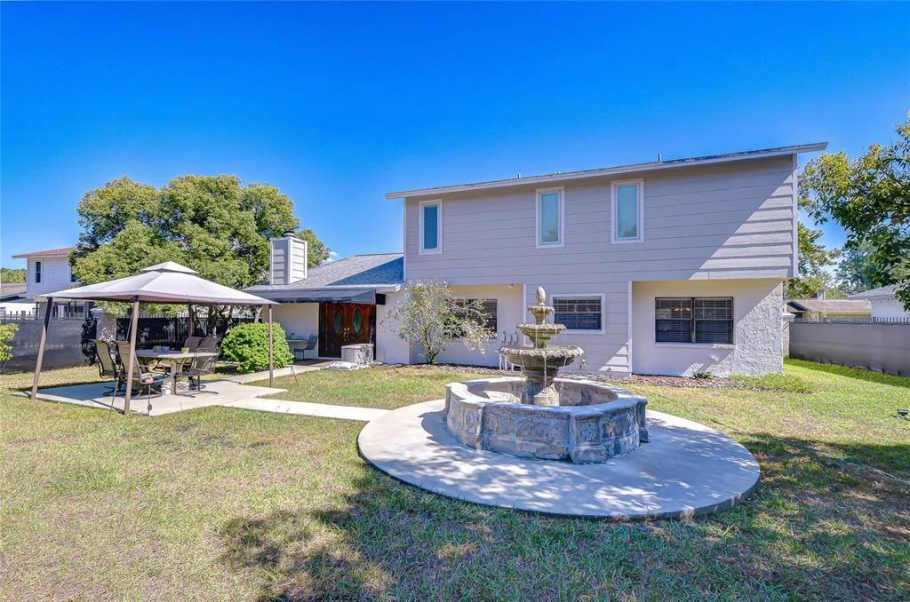 For Sale: $425,000 (4 beds, 2 baths, 2556 Square Feet)