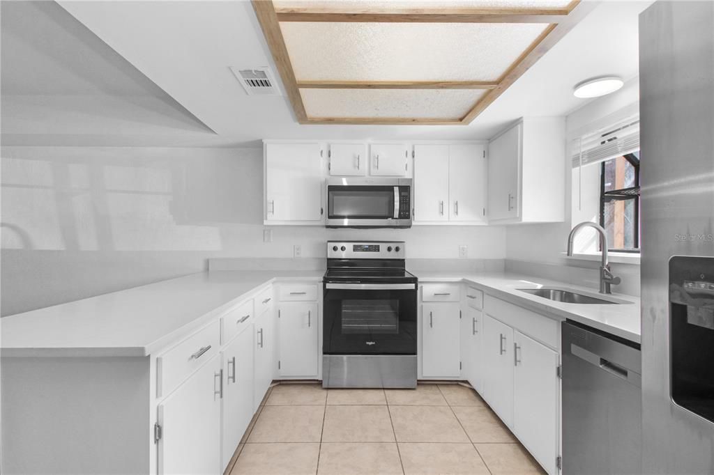For Sale: $232,500 (2 beds, 2 baths, 1580 Square Feet)