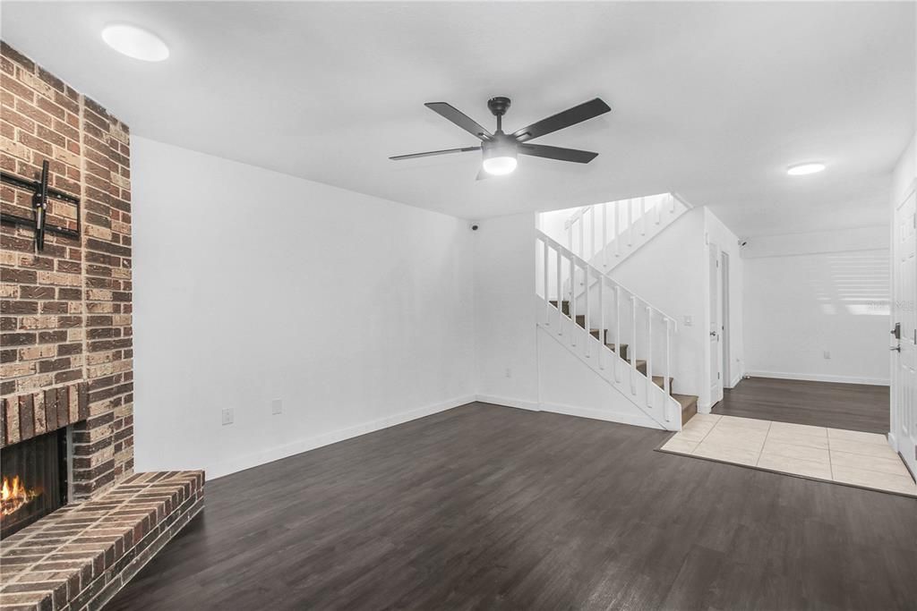 For Sale: $232,500 (2 beds, 2 baths, 1580 Square Feet)